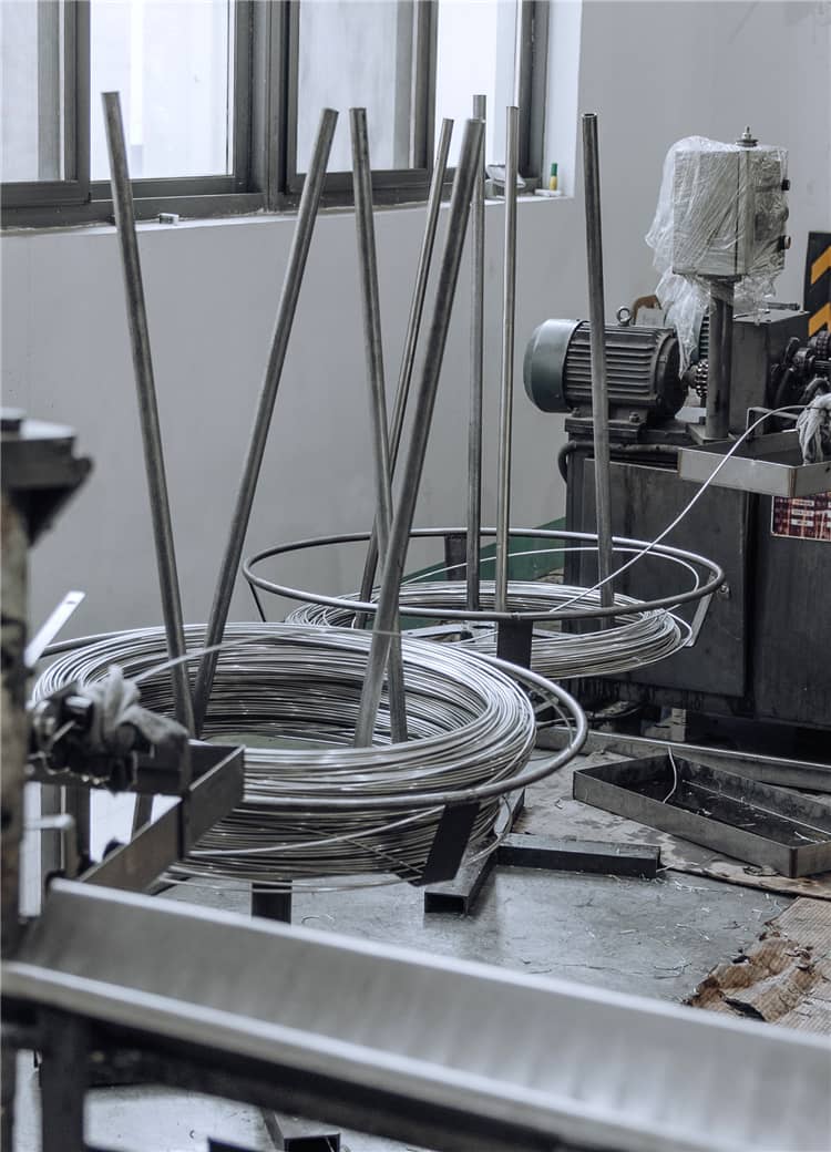 automated-wire-feeding-crimping-system-1