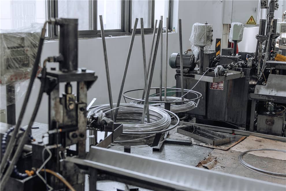 automated-wire-feeding-crimping-system