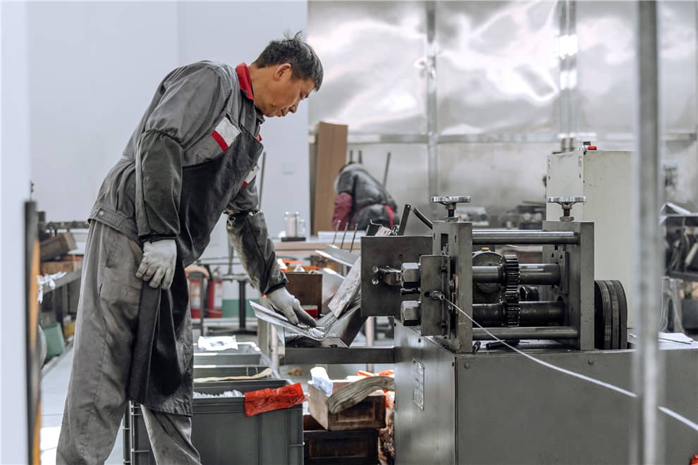 precision-wire-coiling-process-operator